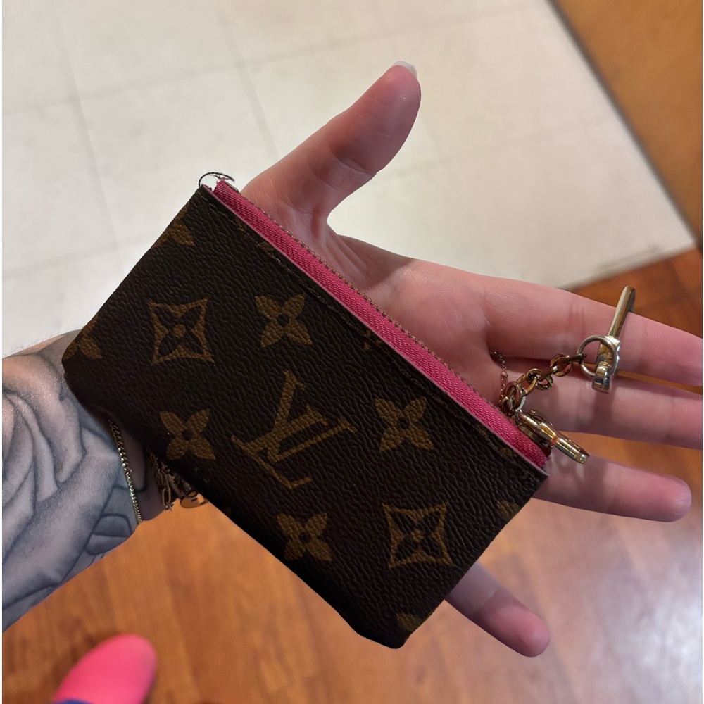 Coin pouch